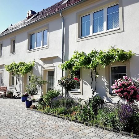 Ferienhof Graefe - 3-Seiten Hof Mit Grossem Garten, Pool & Sauna Meißen Esterno foto