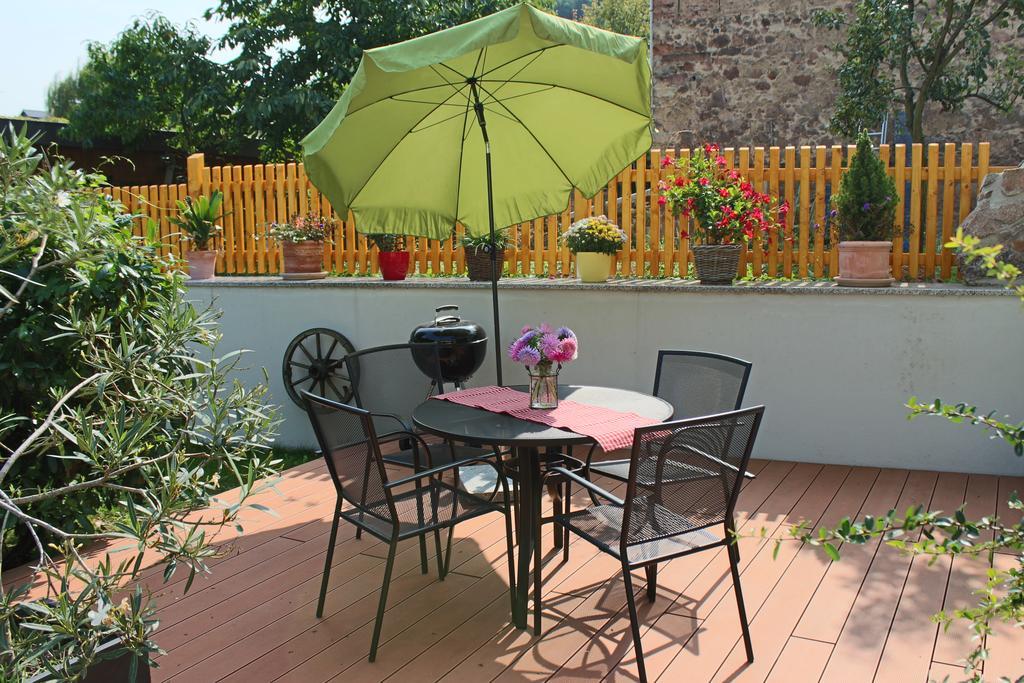 Ferienhof Graefe - 3-Seiten Hof Mit Grossem Garten, Pool & Sauna Meißen Esterno foto