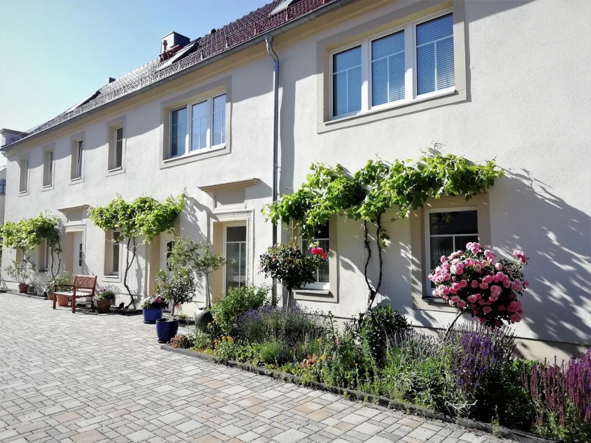 Ferienhof Graefe - 3-Seiten Hof Mit Grossem Garten, Pool & Sauna Meißen Esterno foto